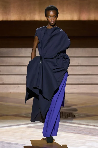 Look 7